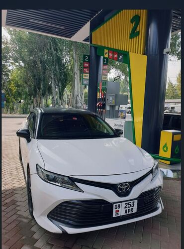 тойота камри правый руль: Автомобиль Toyota Camry, вид из салона. Модель оснащена мультимедийной