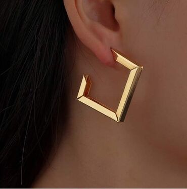 Minđuše: Cena: 800 din. K — 8