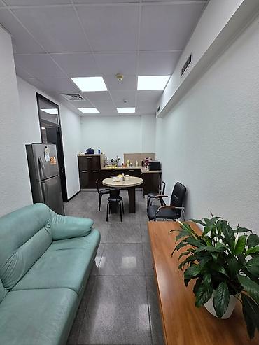 Аренда помещений свободного назначения: Сдается 2 этажное коммерческое помещение 540 кв м Адрес - — 10