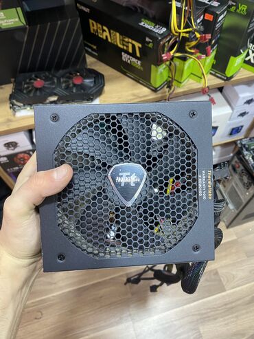 Qida blokları: Qida bloku Thermaltake, 850 W, İşlənmiş