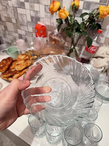 Наборы посуды: Продаю посуду(все вместе), в отличном состоянии Тарелки маленькие 17шт — 14