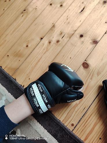 Əlcəklər: Boks əlcəkləridir yeni kimidir çox az istifadə olunub. Mma üçündür — 4
