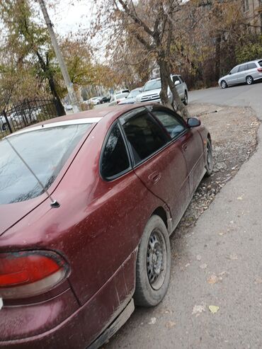 Mazda: Mazda 626: 1993 г., 1.8 л, Механика, Газ, Хэтчбэк