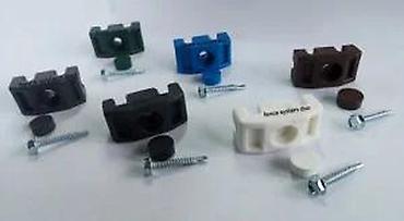 Proizvodi od rolovanog metala, metalni kanali: Spojnica sa samorescem i čepom za panelne ograde 3d i 2d. Panelna — 13