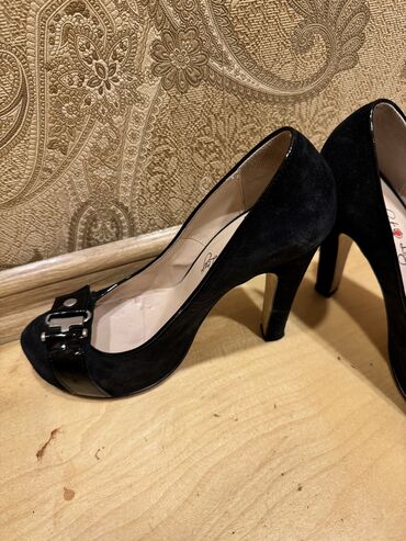 Basanoşka və səndəllər: Ölçü: 36, rəng - Sarı, İşlənmiş — 5