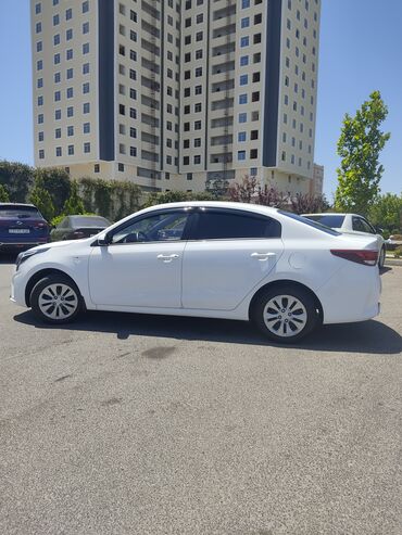 Kia: Kia Rio: 1.4 l | 2021 il Sedan — 4