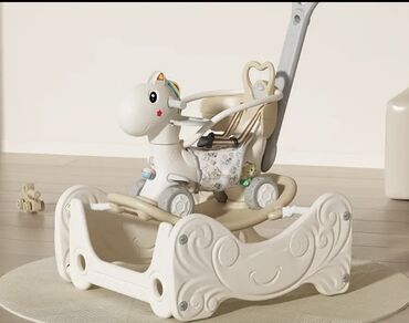 российские игрушки для детей: Продаю новая детская лошадка качалка 4 в 1. Идеальный подарок!