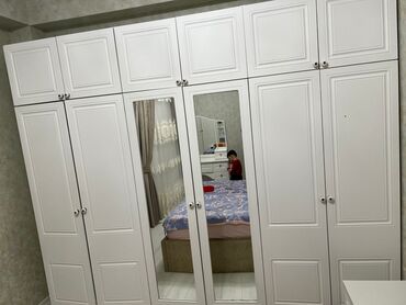 işlenmiş şifir: Б/у, Распашной, 6 дверей Прямой шкаф, Шкаф-вешалка