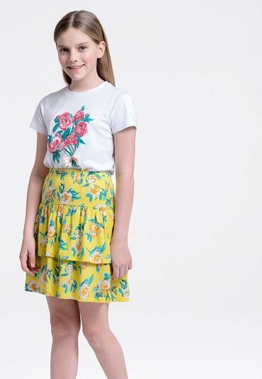 принт на футболку: Новая трикотажная юбка с флоральным орнаментом для девочки