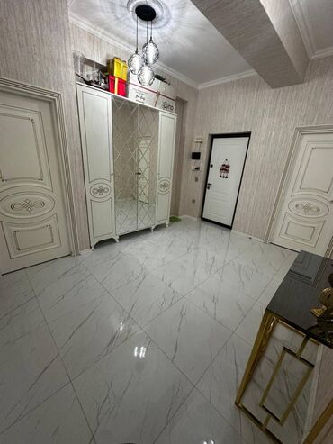 Uzunmüddətli kirayə mənzillər: Yeni Günəşli, D massivi, xəzər inşaat 2 də,16 mərtəbəli binanın 8 ci — 6