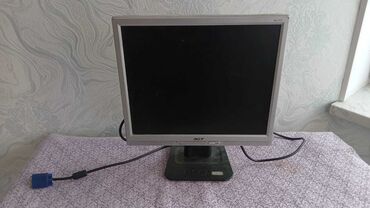 Divanlar: Acer firmasının gümüşü rəngdə monitor.50 azn Kompüter və ya digər