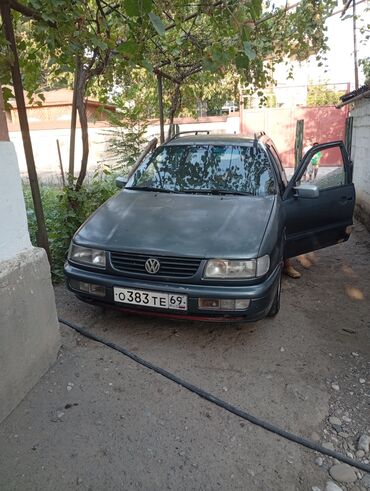 электромобиль грузовой: Volkswagen Passat: 1995 г., 2 л, Механика, Бензин, Универсал