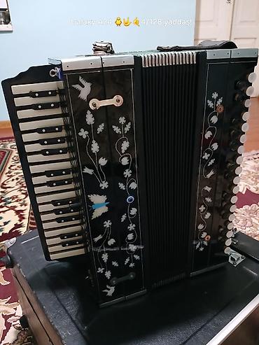 Məhsul: Klavişli-qarmon (akkordeon), dekorativ naxışlı, qara korpus lalafo.az -da Məhsul: Klavişli-qarmon (akkordeon), dekorativ naxışlı, qara korpus