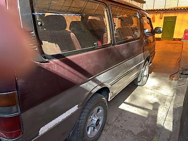sequoia 2010: Toyota Hiace: 1993 г., 2.8 л, Автомат, Минивэн — 6