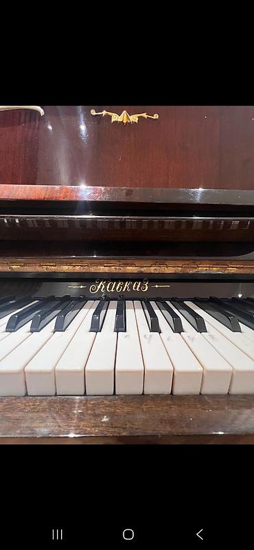 ney aleti: Kavkaz markalı klassik pianino satılır. 🎹 Səliqəli vəziyyətdədir, evdə — 2