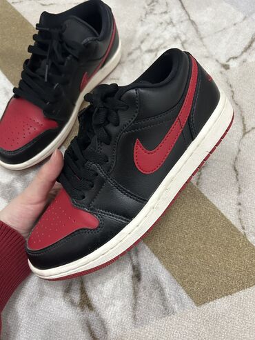 детский спортивный костюм: WMNS Air Jordan 1 Low Покупала в Германии. Комфортные и удобные