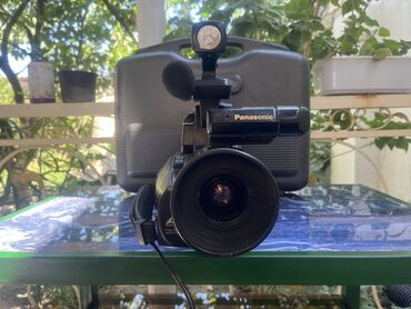 video kamera: Panasonic m40Q