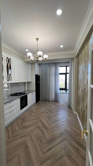 стол для растяжки спины: 3 комнаты, 96 м², Элитка, 7 этаж, Дизайнерский ремонт