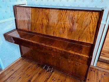 Upright pianino – “Belarus” (Беларусь) modeli - Korpus: parlaq laklı