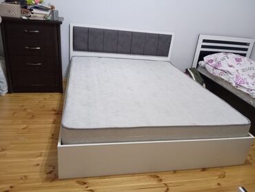 kravati: Б/у, Двуспальная кровать, Без подьемного механизма, С матрасом, Без выдвижных ящиков, Турция