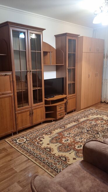 сдаю квартиру долгосрочную: 3 бөлмө, Менчик ээси, Чогуу жашоосу жок, Толугу менен эмереги бар