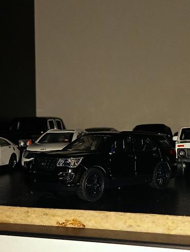 Avtomobil modelləri: Miqyaslı diecast oyuncaq avtomobil modelləri - Korpus: metal — 10