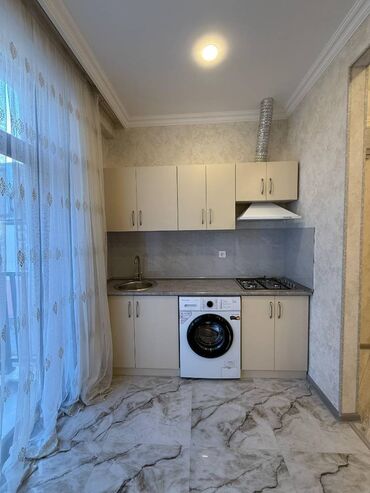 Uzunmüddətli kirayə mənzillər: Dərnəgül metrosunun düz yanında, 15 mərtəbənin,10-cu mərtəbəsində,1 — 5