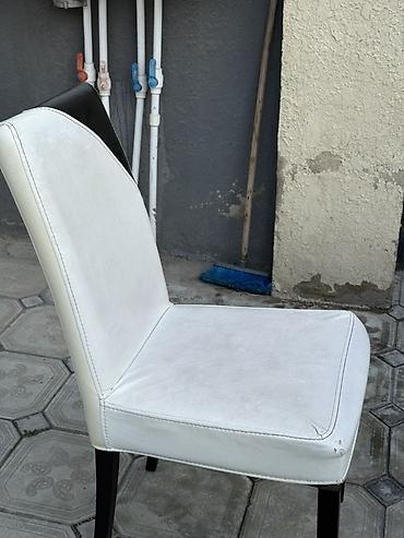 taxta doseme: Ağ rəngli müasir yemək otağı/kafe stulu 6 ədəddir, 5 ədədi sağlam 1 — 2