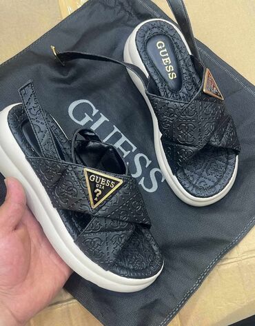 new yorker београд – слике: Sandals, Guess