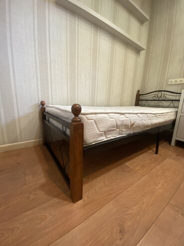 односпальную кровать: Спальный гарнитур, Односпальная кровать, Б/у