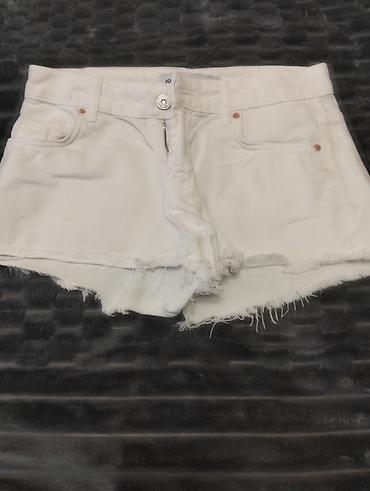 Ağ rəngli denim şort - Qadın üçün, yüksək belli kəsim - Qısa model lalafo.az -da Ağ rəngli denim şort - Qadın üçün, yüksək belli kəsim - Qısa model