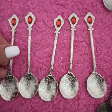 Qaşıqlar: Gözmünçugulu. qirmizi. däşlarla. müräbbä. qaşiglari — 8