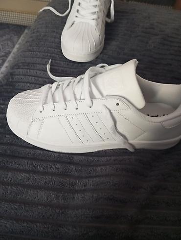 superstar: Кроссовки adidas Originals Superstar, белые продаю красотки размер 45 — 4