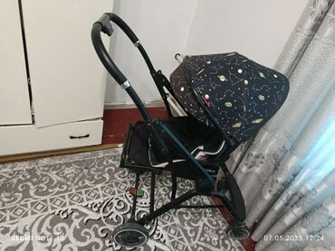 Коляски: Коляска, цвет - Черный, Б/у