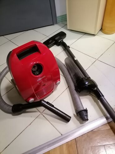 Klasični usisivači: Usisivač SAMSUNG 1600w na papirnu kesu kompletan dobar
 Mirjevo na lalafo.rs — 7 Klasični usisivači: Usisivač SAMSUNG 1600w na papirnu kesu kompletan dobar
 Mirjevo — 7