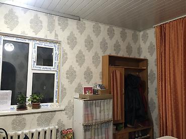 Продажа коттеджей и домов: Продаю дом в ж/м Ала-тоо общей площадью 90м2 4комнаты + — 14