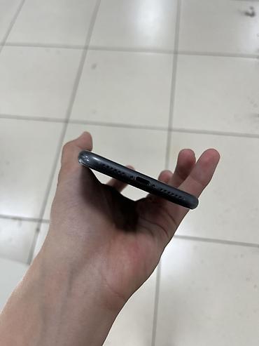 Apple iPhone: IPhone 11, Б/у, 128 ГБ, Черный, Чехол, 88 % — 1