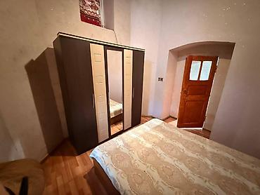 аренда места на рынке: İcarəyə verilir 2 otaqlı köhnə tikili 53 m², Nəsimi r. 750 AZN/ay 2 — 5
