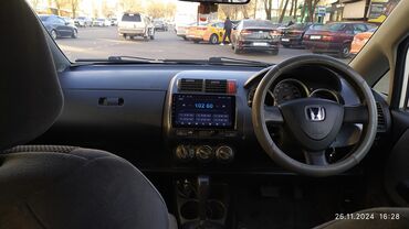 Honda: Honda Fit: 2001 г., 1.3 л, Вариатор, Бензин, Хэтчбэк