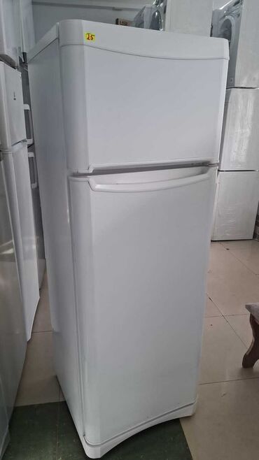 Soyuducular: İşlənmiş 2 qapılı Indesit Soyuducu Satılır, rəng - Ağ