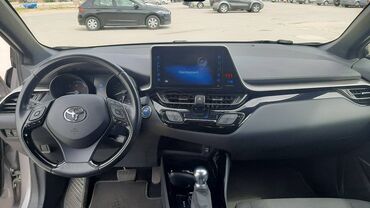 Toyota: Toyota C-HR: 1.8 l. | 2019 έ. SUV/4x4 — 11