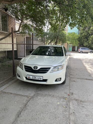 поменяю: Toyota Camry: 2010 г., 2.4 л, Автомат, Газ, Седан
