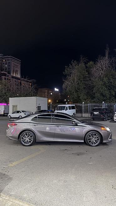 Toyota: Toyota Camry: 2021 г., 2.5 л, Автомат, Гибрид, Седан — 7