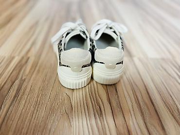 Детская обувь: Zara kids. 32 ölçüdür. 1 dəfə geyinilib. Əla vəziyyətdədir. Dəyərindən — 3