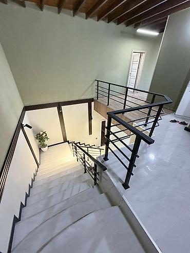 Həyət evləri və villaların satışı: İki mərtəbəli müasir həyət evi - Beton hasarlı geniş həyət, avtomatik — 22