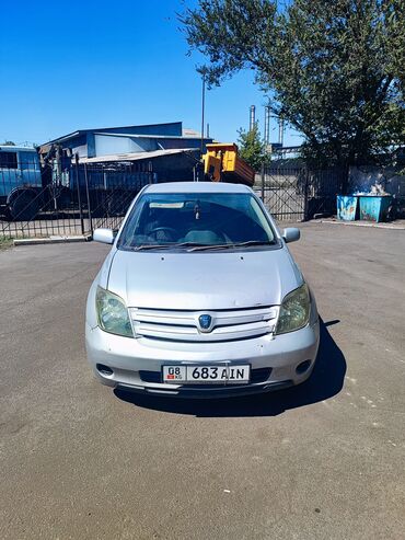 экономичные машины: Toyota ist: 2003 г., 1.3 л, Автомат, Бензин, Хетчбек