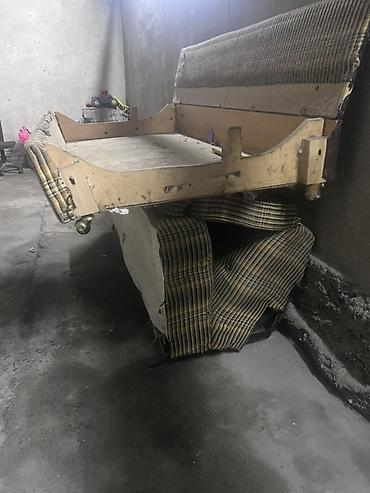 Прямые диваны: Прямой диван, Б/у — 3
