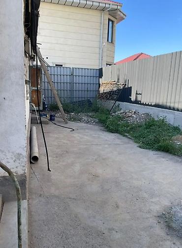 Дома: 🏡 Продаётся 3-комнатный дом в мкр. Достук! 📐 Площадь дома: 72 м² 🌿 — 4