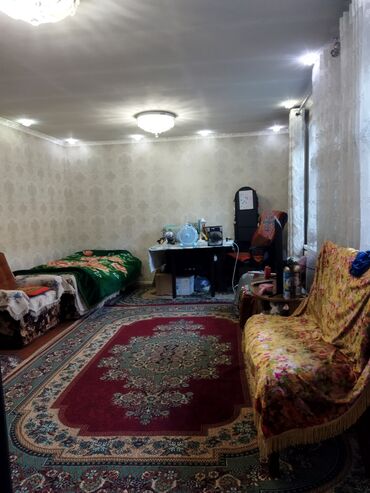 дом в доль дороги г ош: Барачный, 48 м², 2 комнаты, Собственник, Косметический ремонт