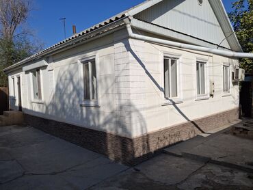 продаю дом в ак ордо 1: Үй, 73 кв. м, 3 бөлмө, Менчик ээси